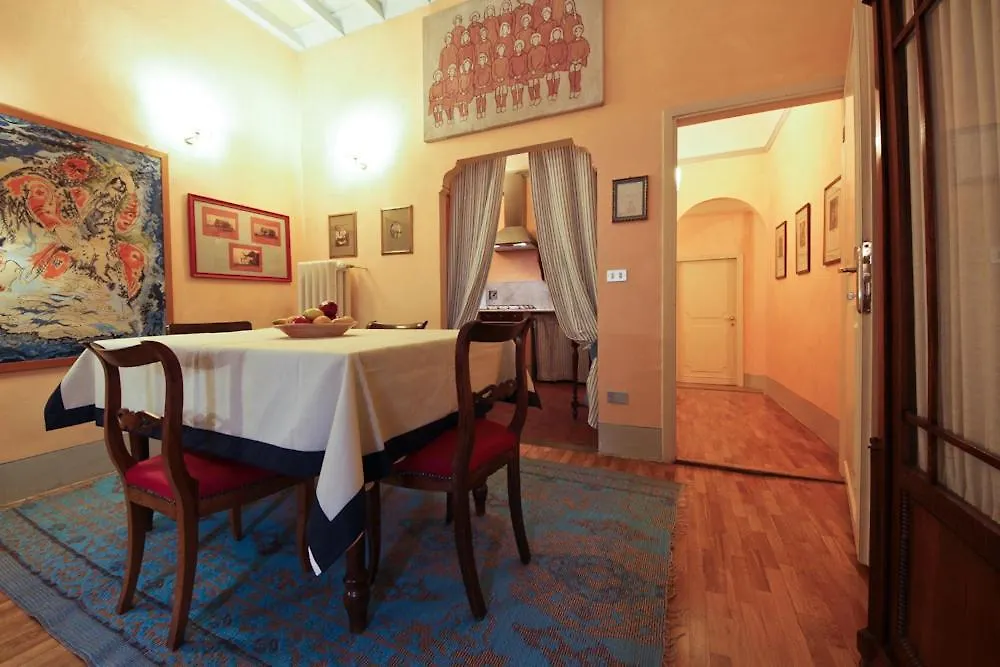 Apartments Florence - Classic Tornabuoni 0*,  Italy